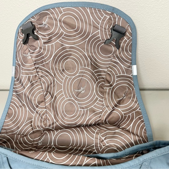 OSPREY Blue Backpack with Tan Straps - Picture 5 of 16